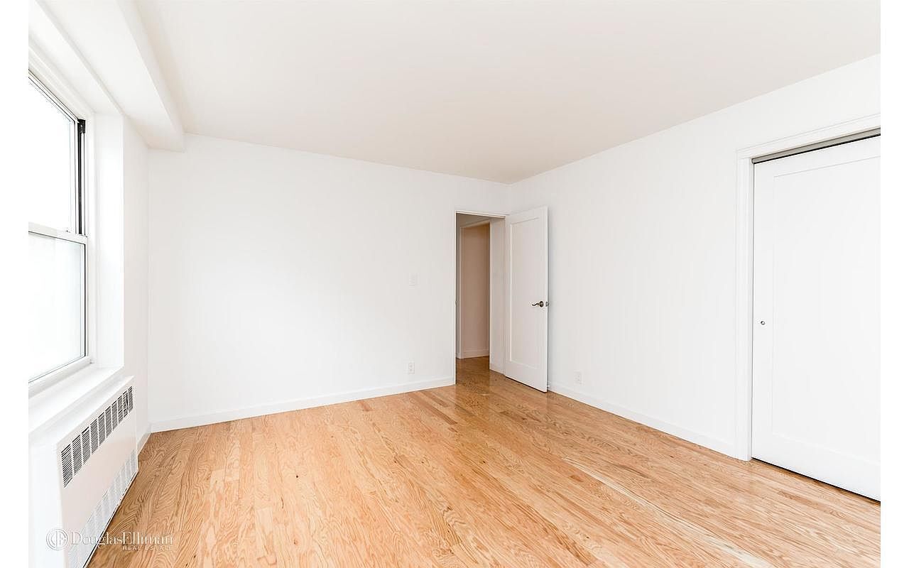 Building Photo - 35-50 85th St