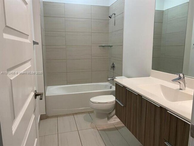 Building Photo - 10440 NW 78th Terrace