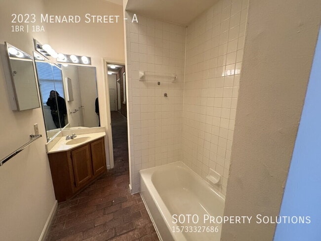 Building Photo - 2023 Menard St