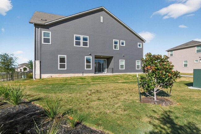 Building Photo - 213 Flowers Ave