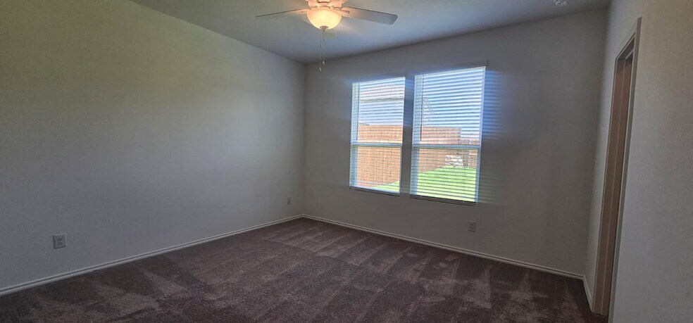 Building Photo - 2523 Carlow Ln