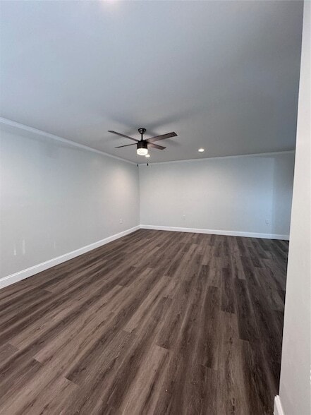 Building Photo - 2553 Wicker Ave