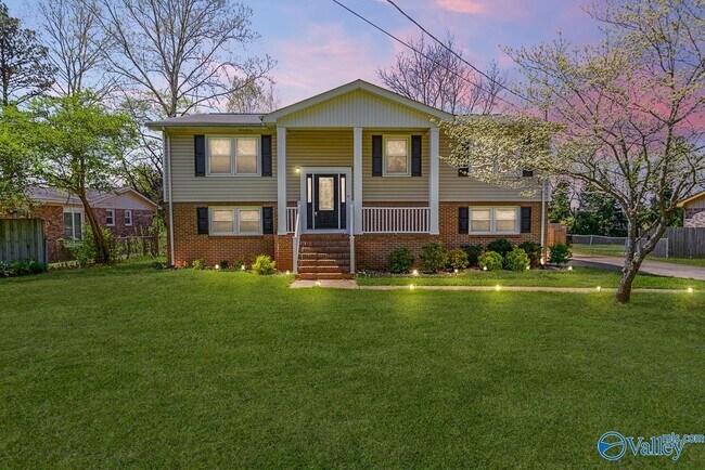 Primary Photo - 12122 Chicamauga Trail SE