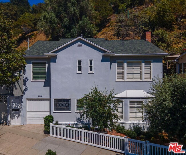 Primary Photo - 2318 Canyon Dr