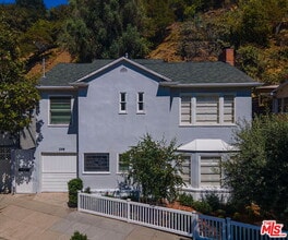 Building Photo - 2318 Canyon Dr