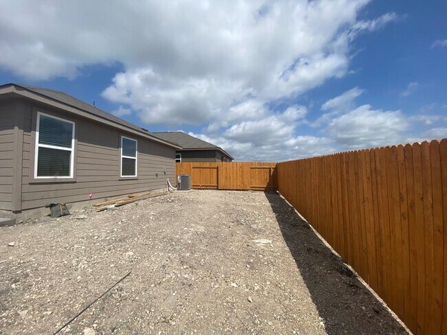 Building Photo - 309 Riverdale Dr