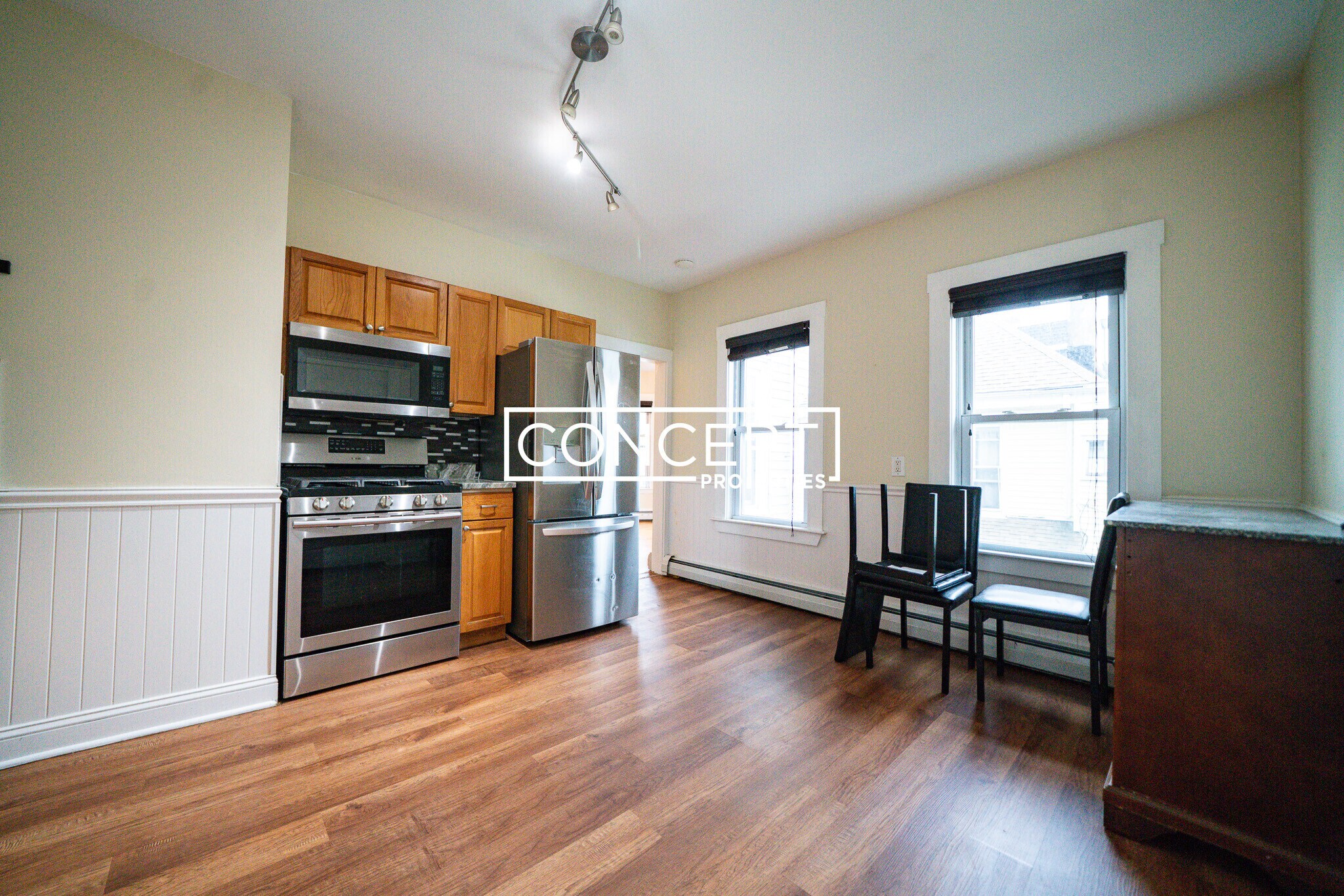 Building Photo - 376 Medford St