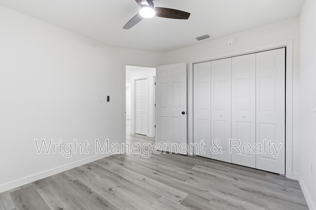 Building Photo - 3029 Corona Dr