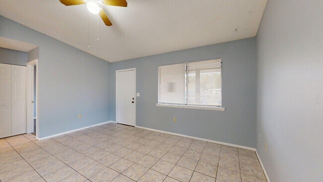 Building Photo - 709 45th St E