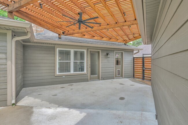 Building Photo - 2806 Triway Ln