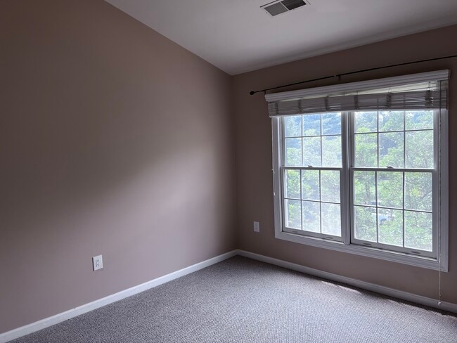 Building Photo - 2222 Journet Dr