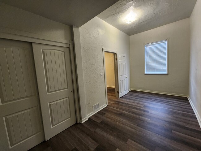 Building Photo - Sugarhouse Single Level 2 bd. 1 bath Single Family home!