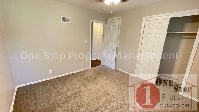 Building Photo - Beautiful 3 Bedroom / 2 Bathroom Duplex in...