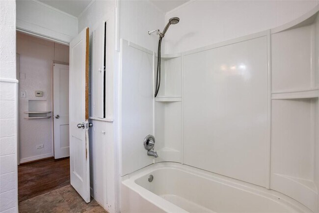 Building Photo - 1425 Cedar Crest Dr
