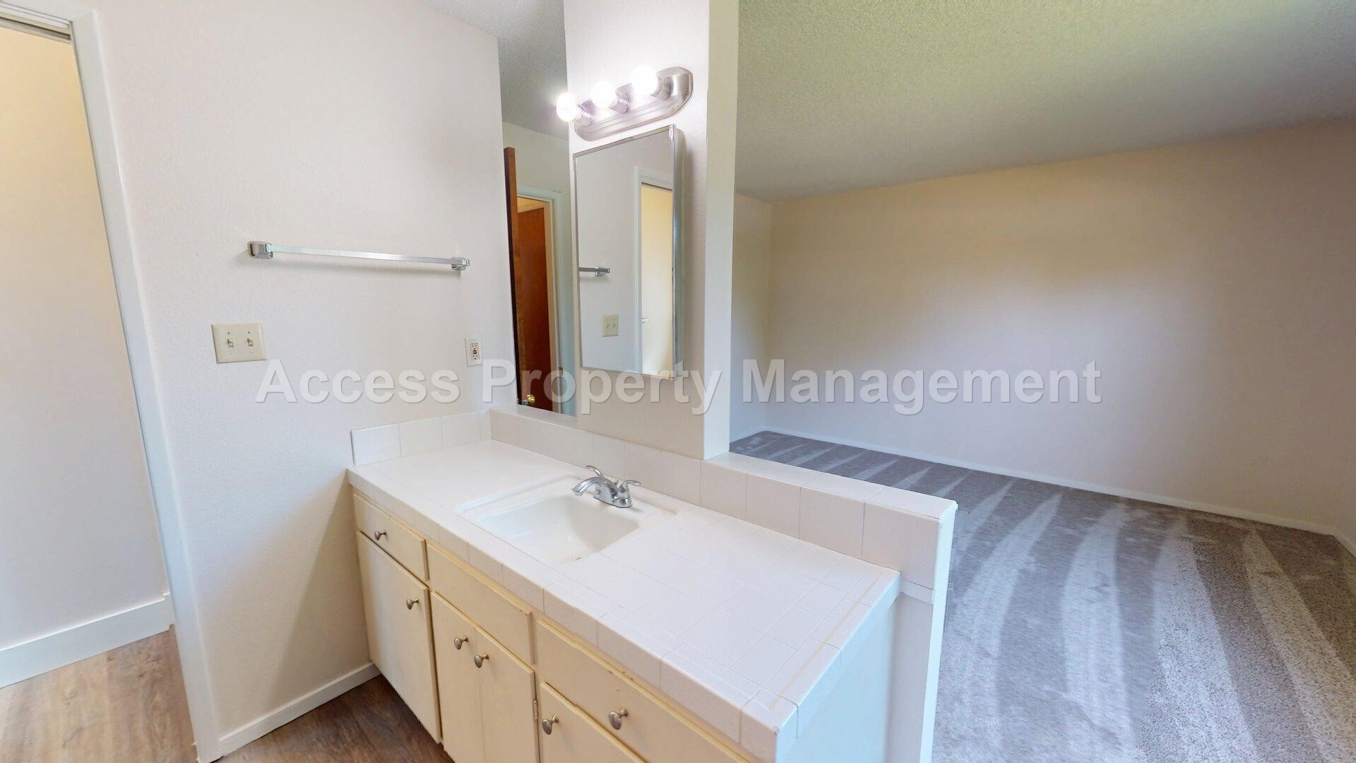 Building Photo - 1441 Montclair Dr