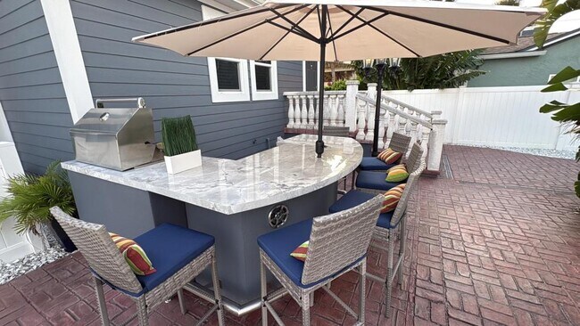 Building Photo - 505 Silver Beach Ave