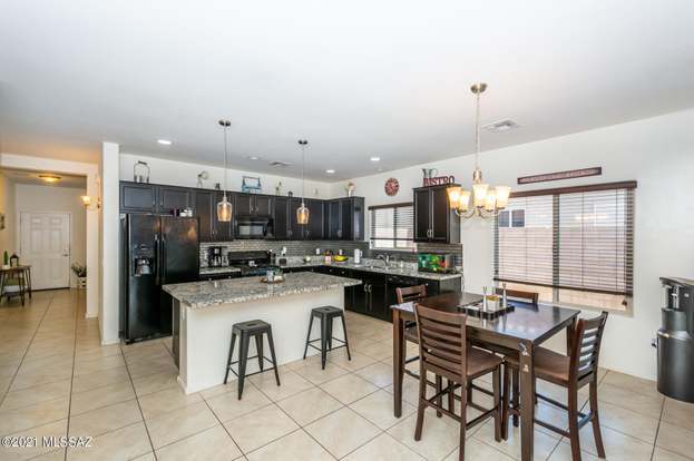Building Photo - 9017 W Rolling Springs Dr