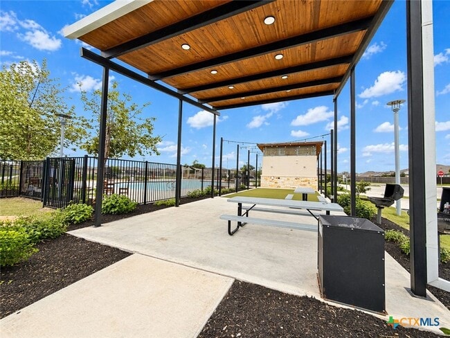 Building Photo - 840 Nodding Nixie