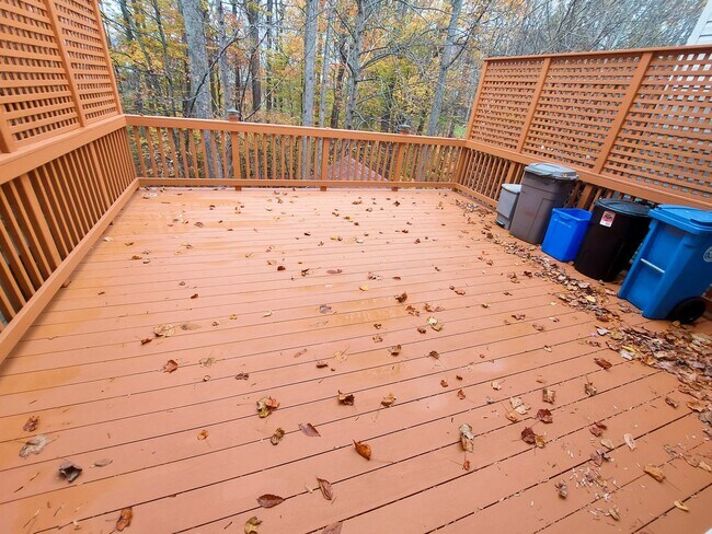 Building Photo - Charming and Updated 3BR/2.5BTH townhome in desirable Germantown, MD