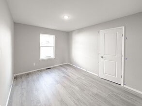 Building Photo - Brand New Home!!