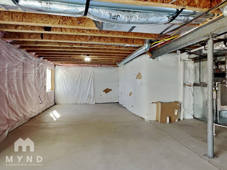 Building Photo - 6365 San Mateo Dr