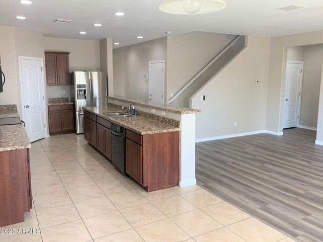 Building Photo - 5085 S 243rd Dr