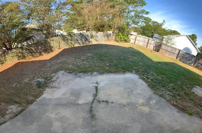 Building Photo - 946 Rim Rd