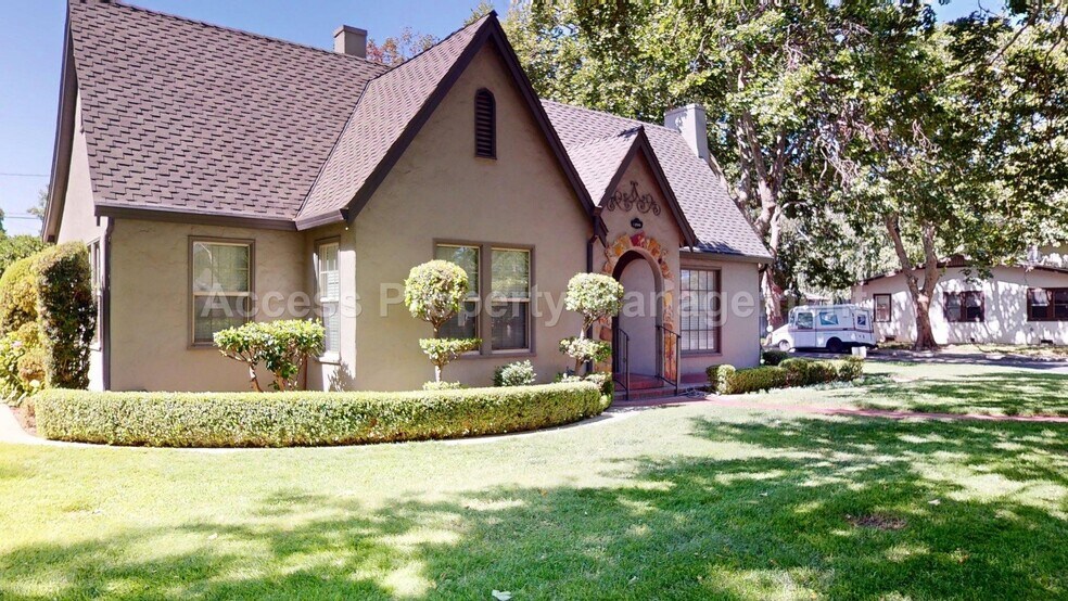 Building Photo - 1200 Sycamore St