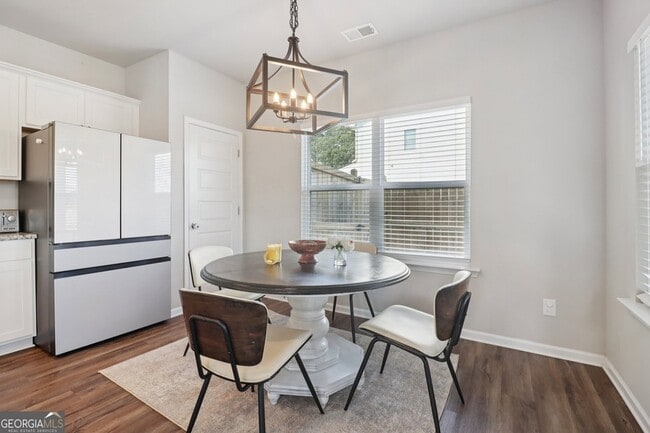 Building Photo - 3890 Clarington Dr