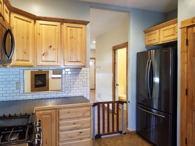 Building Photo - Adorable 2 Bedroom House- Great Location!