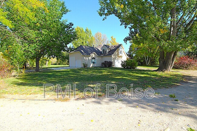 Building Photo - 85 S Linder Rd