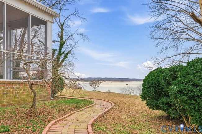 Building Photo - 717 Francis St