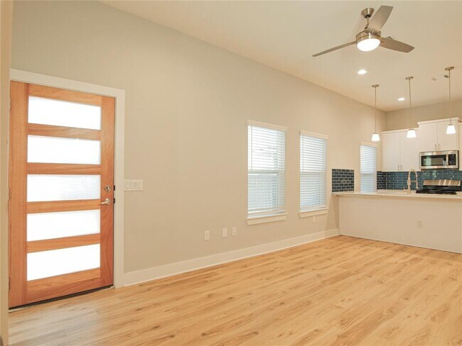 Building Photo - 6014 Fairway St