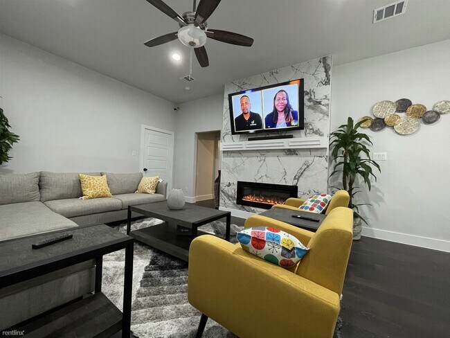 Building Photo - 3 br, 2 bath Duplex - 804 Green Castle Dri...
