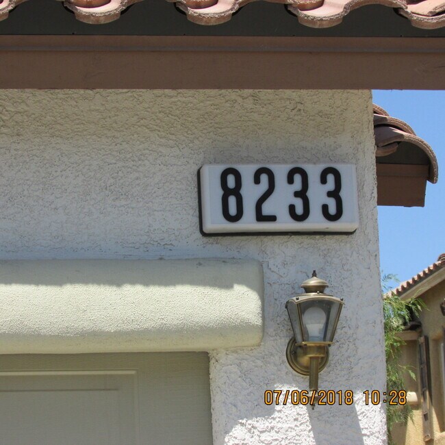 Building Photo - Adorable 2 Story Home!