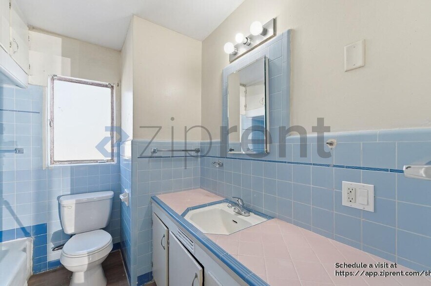 Building Photo - 139 W 18th St