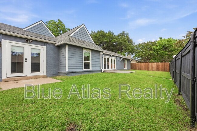 Building Photo - 15625 Terrace Lawn Cir