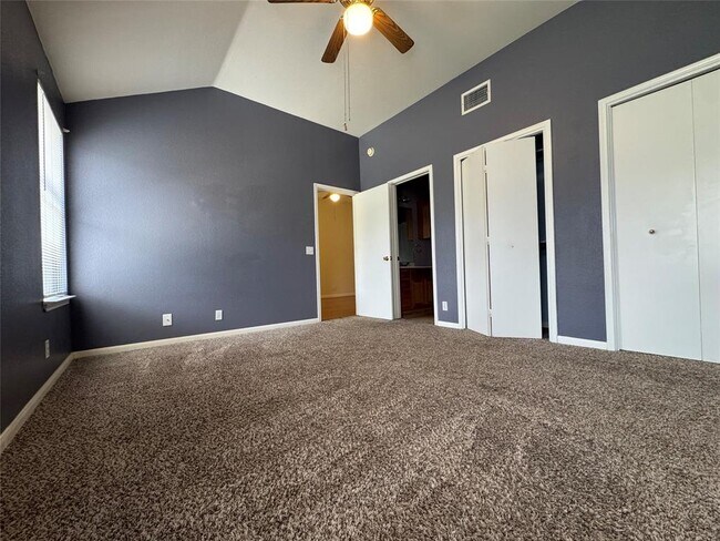 Building Photo - 110 Meadowside Dr