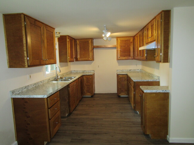 Kitchen - 944 E Main St