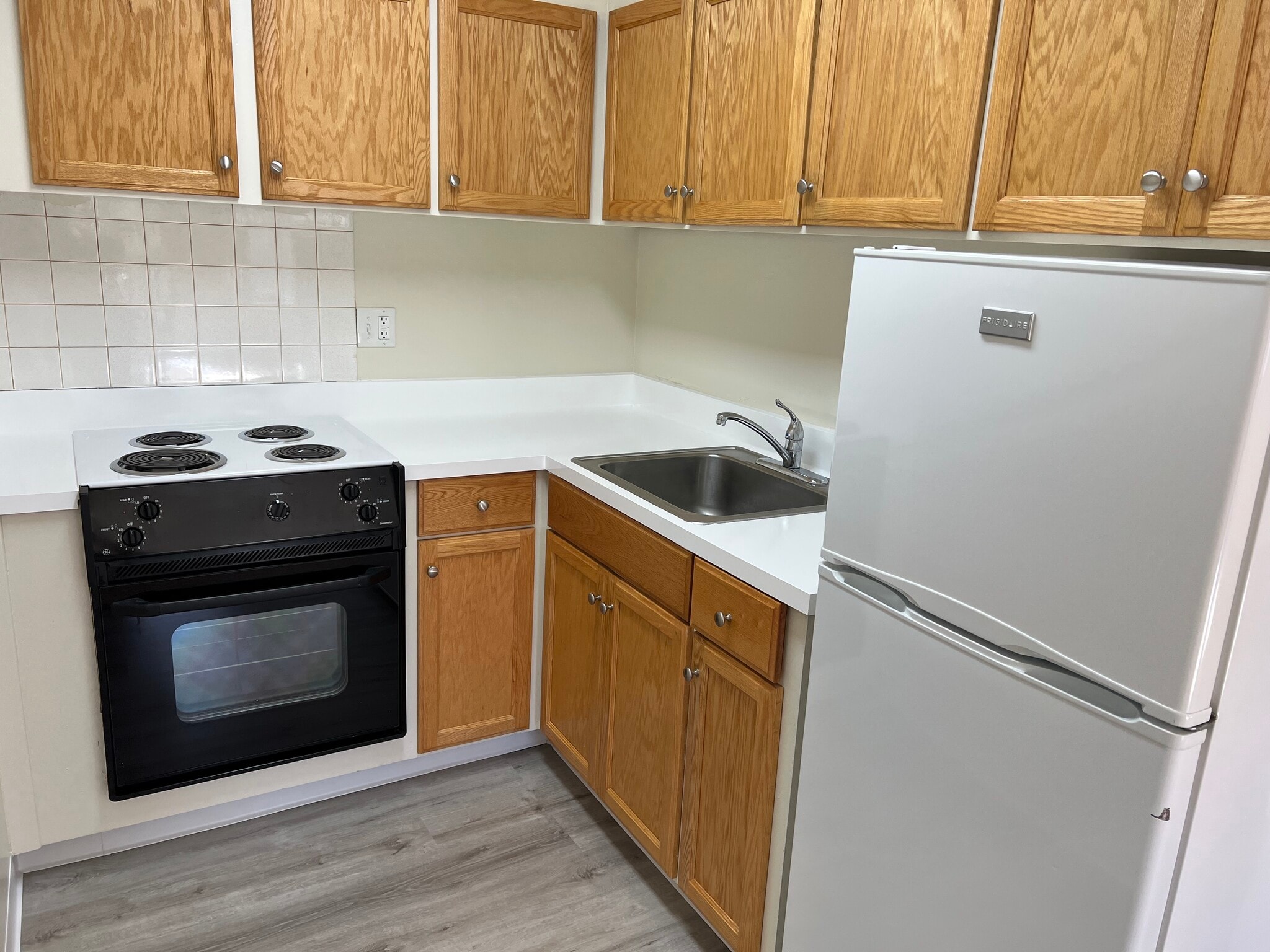 Building Photo - Kentfield Apartments