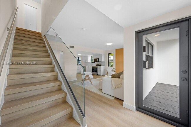 Building Photo - 7994 Crespi Blvd