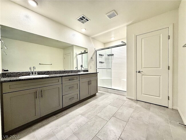 Building Photo - 1841 James Crk Dr