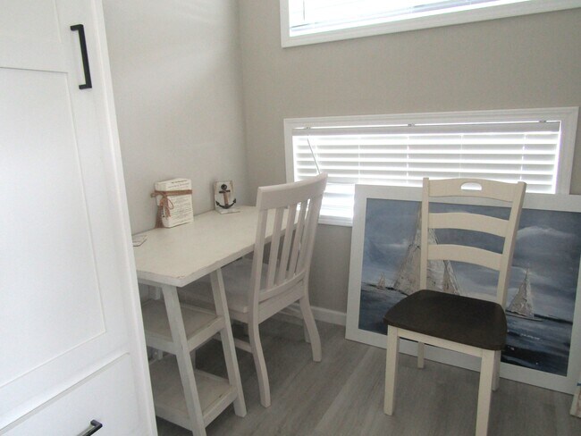 Building Photo - 279 Oak Harbor Camp