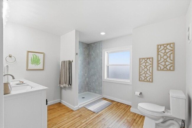 Building Photo - 305 W Broadway