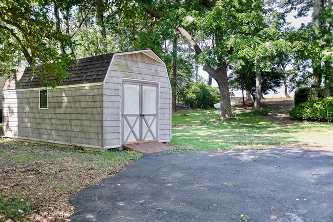Building Photo - 12182 Heron Dr