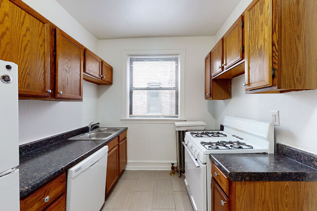 Kitchen - 5053 S. Ellis Avenue