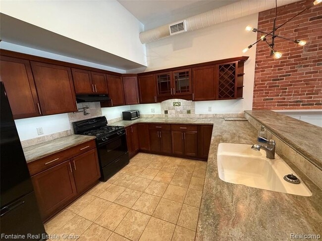 Building Photo - 107 W Grand River Ave