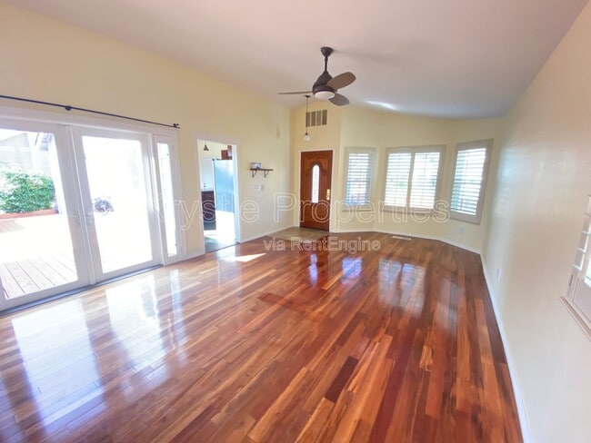 Building Photo - 530 N Regatta Dr