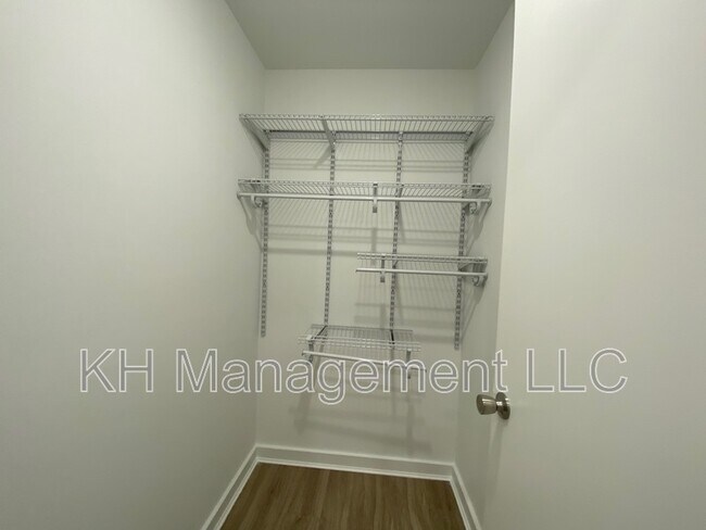 Building Photo - 3932-36 Mt Vernon St