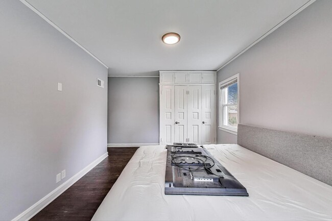 Building Photo - 2515 Gordon Dr